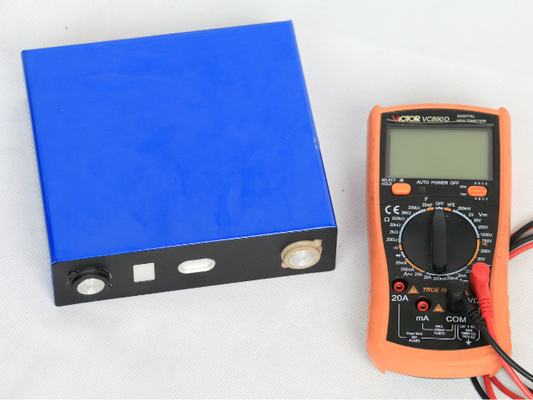 Deep cycle 3.2 v 120ah solar battery prismatic for solar house villa energy storage